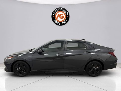Used 2021 Hyundai Elantra SEL FWD image 7