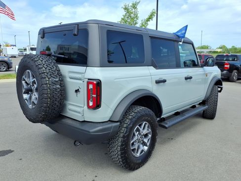 Certified 2024 Ford Bronco Badlands AWD/4WD image 3