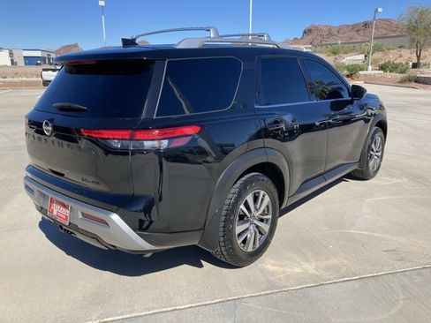 Used 2022 Nissan Pathfinder SL image 5