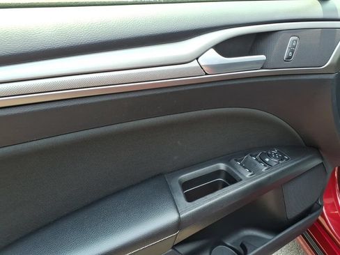 Certified 2019 Ford Fusion SE AWD/4WD image 5