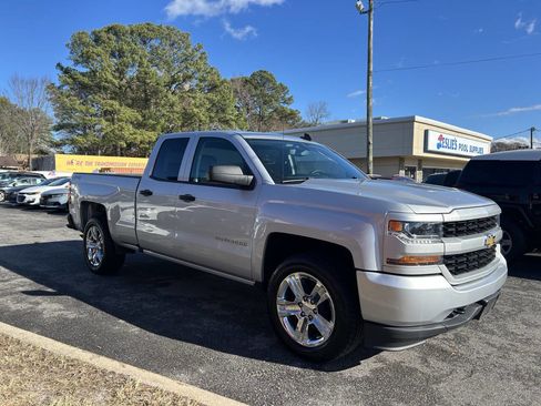 Used 2017 Chevrolet Silverado 1500 Custom w/ Custom Convenience Package image 3