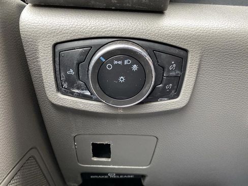 Used 2022 Ford F250 XL w/ Power Equipment Group AWD/4WD image 29