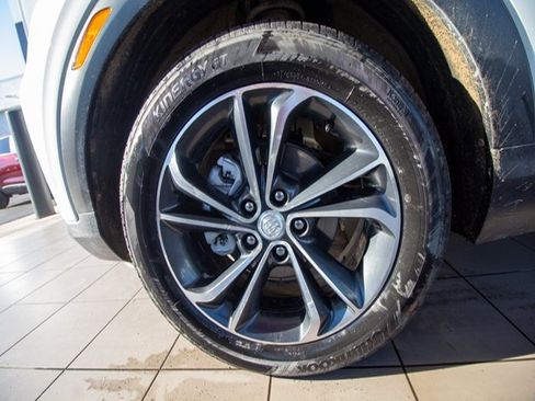 Used 2021 Buick Encore GX Essence image 24