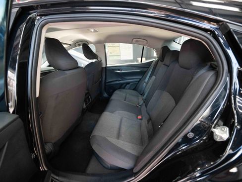 Used 2025 Toyota Camry LE image 23