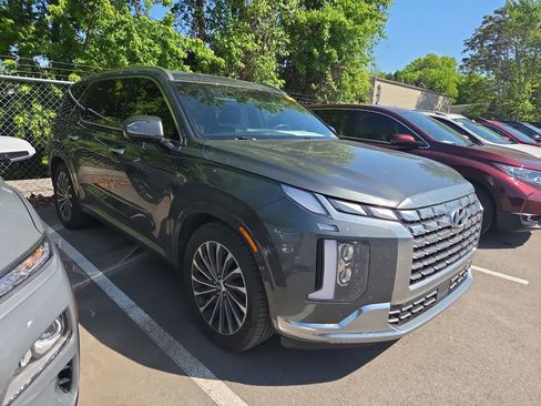 Used 2023 Hyundai Palisade Calligraphy image 1