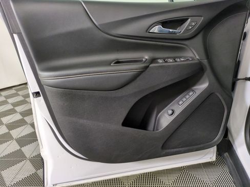 Used 2018 Chevrolet Equinox Premier image 10