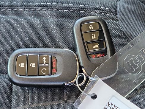 Certified 2025 Honda HR-V LX image 31