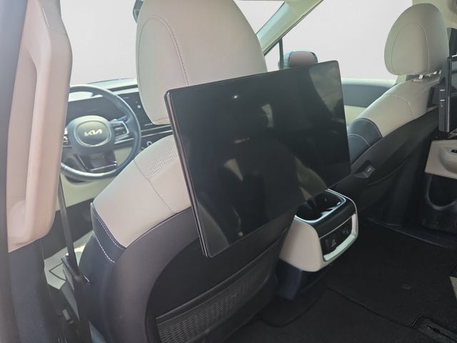 Used 2025 Kia Carnival SX Prestige FWD image 31