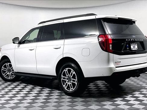 Used 2025 Ford Expedition Active AWD/4WD image 11