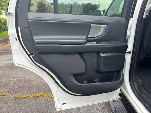Used 2025 Ford Expedition Platinum AWD/4WD image 21