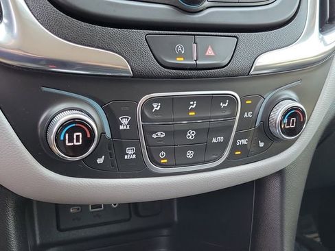 Used 2023 Chevrolet Equinox LT w/ Driver Convenience Package FWD image 7