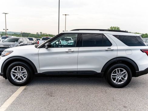 Certified 2026 Ford Explorer Active w/ Active Comfort Package RWD image 4