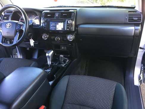 Used 2018 Toyota 4Runner TRD Off-Road w/ TRD Performance Package AWD/4WD image 30