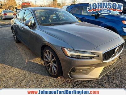 Used 2019 Volvo S60 T6 Momentum w/ Premium Package