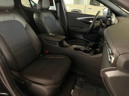 Used 2025 Buick Envista Preferred w/ Convenience I Package FWD image 16