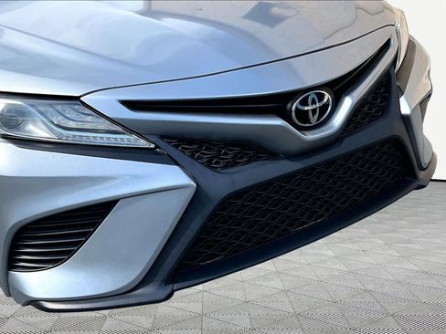 Used 2019 Toyota Camry XSE FWD image 30