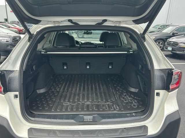 Used 2025 Subaru Outback Limited AWD/4WD image 10