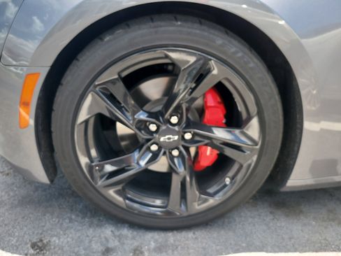 Used 2021 Chevrolet Camaro LT RWD image 8