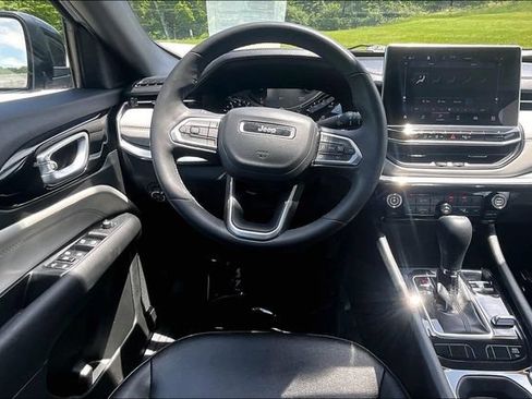 Used 2024 Jeep Compass Limited AWD/4WD image 5