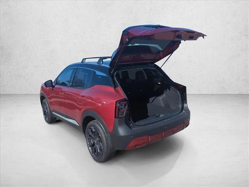 New 2026 Nissan Kicks SR FWD image 8