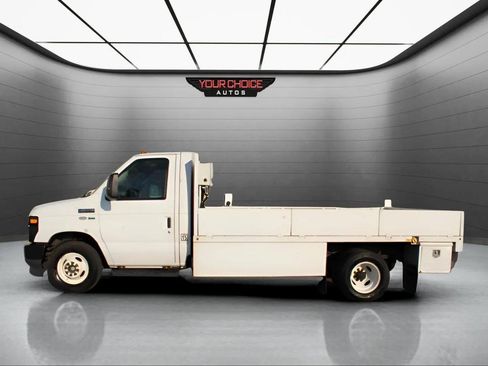 Used 2011 Ford E-450 and Econoline 450 Super Duty RWD image 8