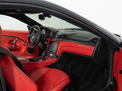 Used 2018 Maserati GranTurismo MC RWD image 8