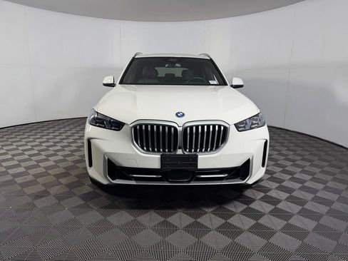 Used 2025 BMW X5 xDrive50e AWD/4WD image 9