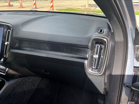 Certified 2023 Volvo C40 P8 Recharge Ultimate image 20