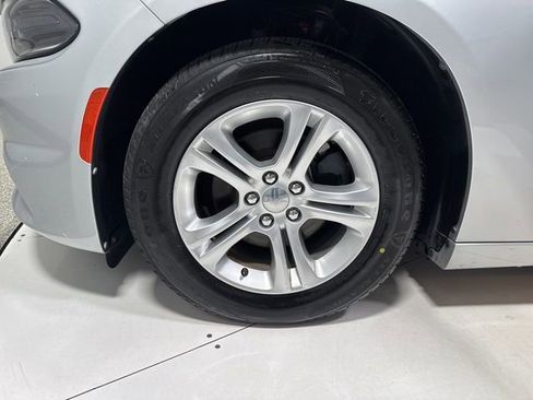 Used 2021 Dodge Charger SXT image 5