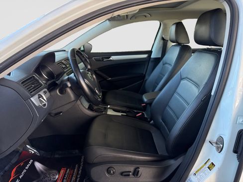 Used 2019 Volkswagen Passat 2.0T Wolfsburg w/ Wheels & Sunroof Package FWD image 12
