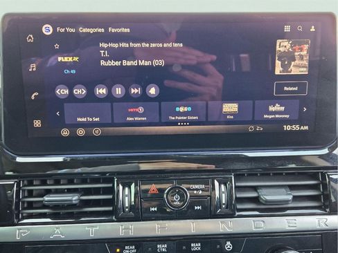 Used 2026 Nissan Pathfinder SL w/ SL Premium Package FWD image 15