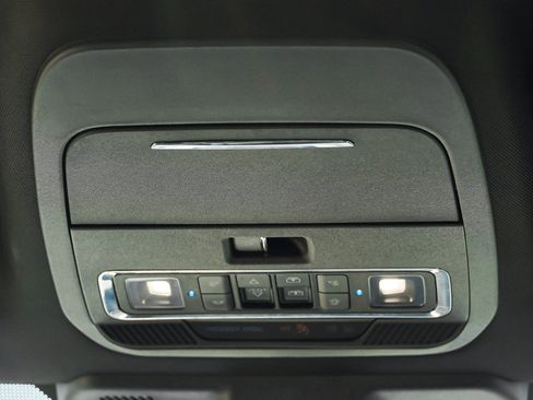 Used 2025 Ford F150 Lariat AWD/4WD image 32
