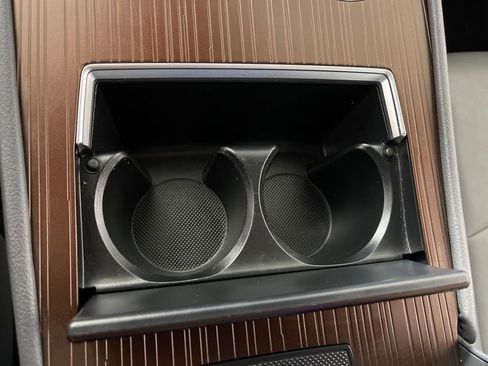 Certified 2023 Toyota Sienna XLE image 30