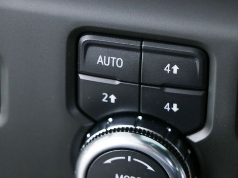 Used 2024 GMC Sierra 1500 AT4 w/ Technology Package AWD/4WD image 25
