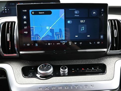 Used 2025 Ford Expedition Tremor AWD/4WD image 25