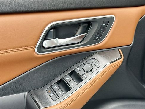 New 2026 Nissan Rogue Platinum AWD/4WD image 8