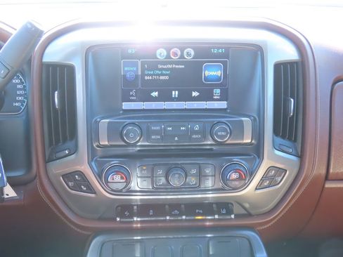 Used 2015 Chevrolet Silverado 1500 High Country image 8