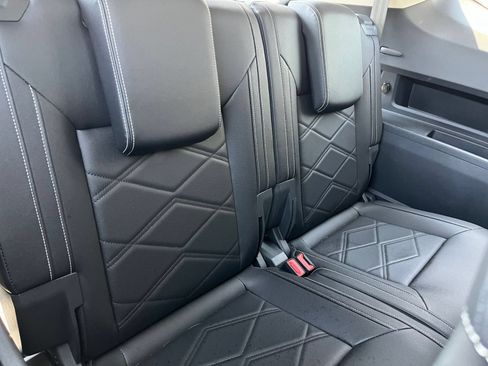 Used 2026 Volkswagen Atlas SE AWD/4WD image 32