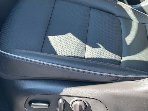 Used 2021 Chevrolet TrailBlazer RS w/ Sun and Liftgate Package image 19