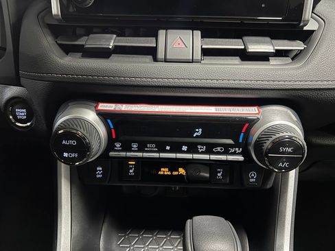 Certified 2025 Toyota RAV4 XLE image 31