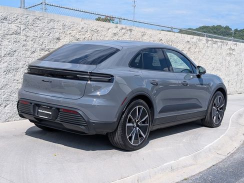 Certified 2026 Porsche Macan 4 Electric AWD/4WD image 7