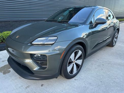 Certified 2025 Porsche Macan Electric image 7