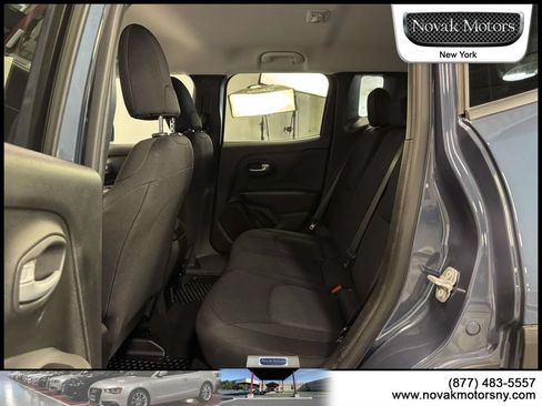 Used 2023 Jeep Renegade Latitude AWD/4WD image 13