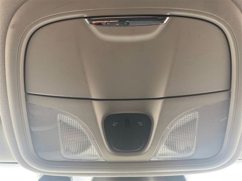 Used 2021 Jeep Cherokee Latitude Plus image 19