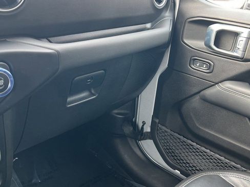 Used 2023 Jeep Wrangler Sahara image 23