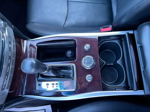 Used 2019 INFINITI Q70 Luxe image 20