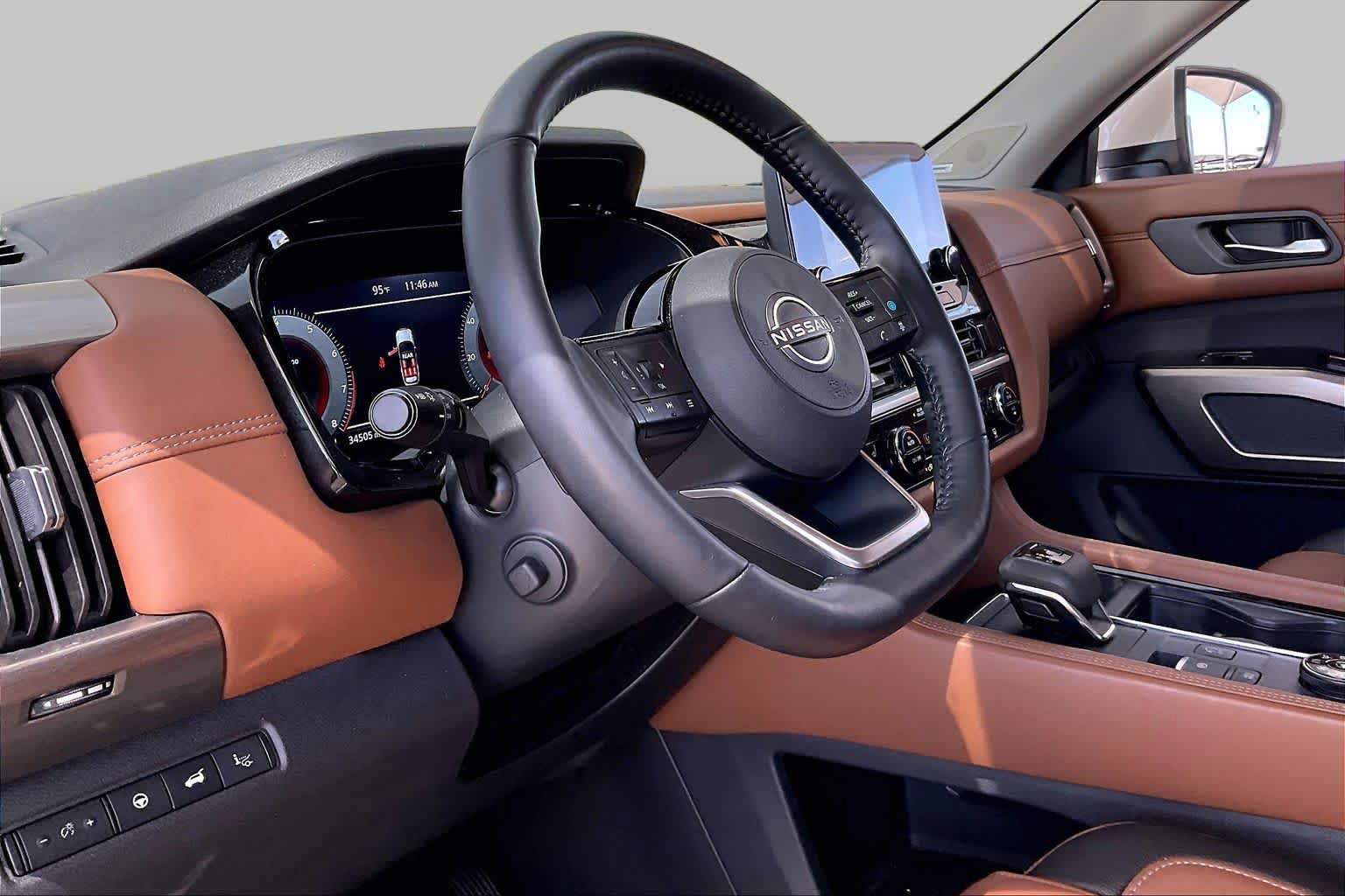 Used 2024 Nissan Pathfinder Platinum AWD/4WD image 18