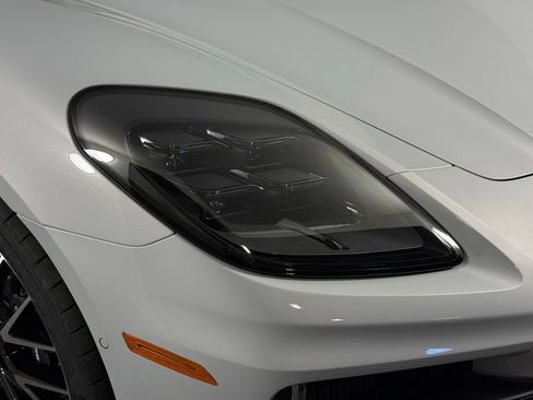 New 2026 Porsche Panamera 4 image 15