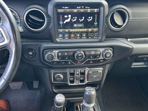 Used 2023 Jeep Wrangler Unlimited Sahara w/ Cold Weather Group AWD/4WD image 12