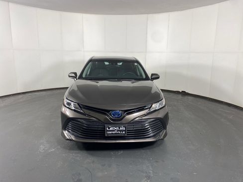 Used 2018 Toyota Camry LE image 5